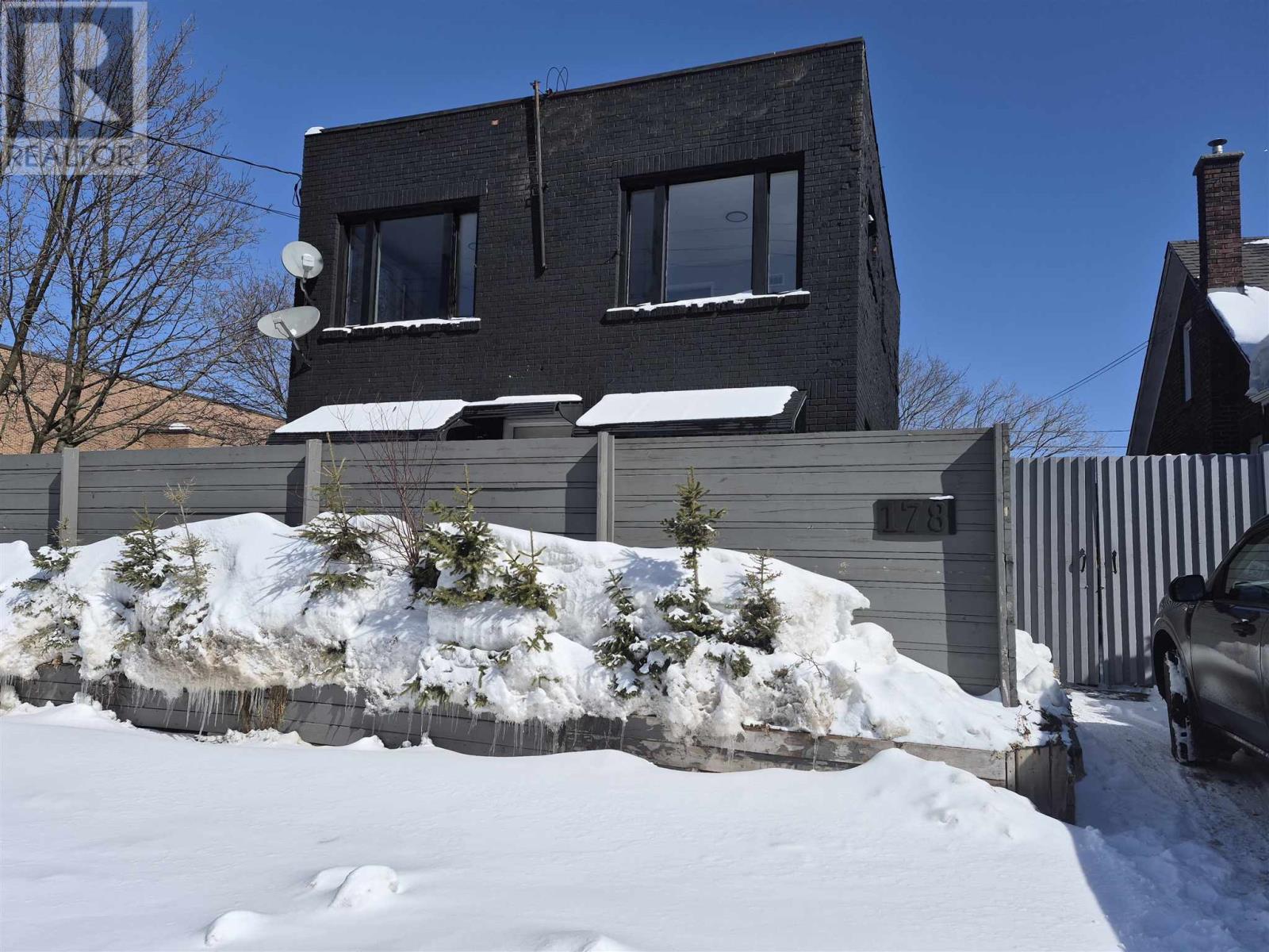 178 Wellington St E, Sault Ste. Marie, Ontario  P6A 2L5 - Photo 2 - SM260637