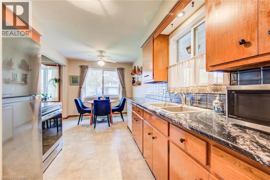 18 Queenston Crescent, Kitchener, Ontario  N2B 2V5 - Photo 12 - 40828719