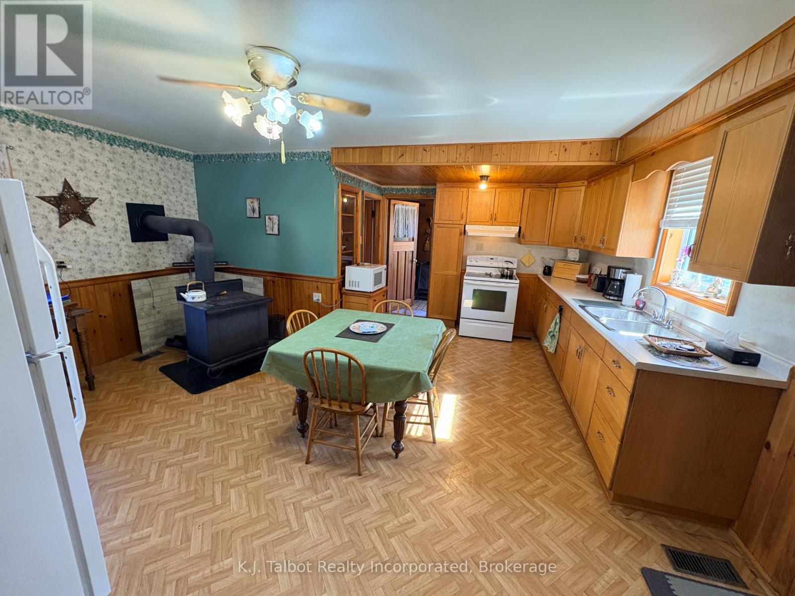 32 Albert Street, Ashfield-Colborne-Wawanosh, Ontario  N0M 1R0 - Photo 12 - X13112572