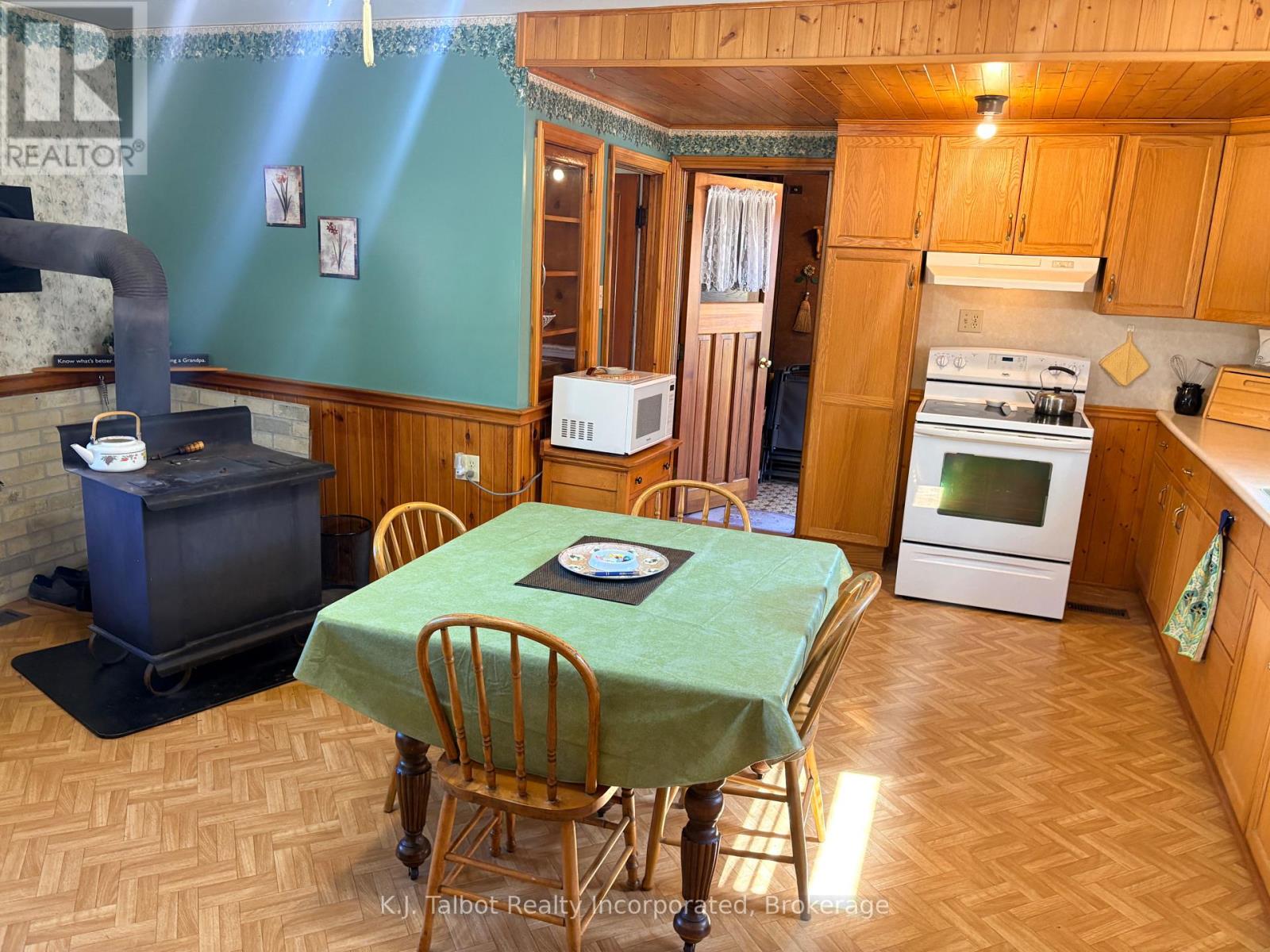 32 Albert Street, Ashfield-Colborne-Wawanosh, Ontario  N0M 1R0 - Photo 13 - X13112572