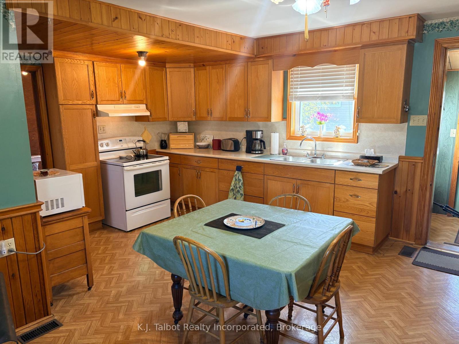 32 Albert Street, Ashfield-Colborne-Wawanosh, Ontario  N0M 1R0 - Photo 14 - X13112572