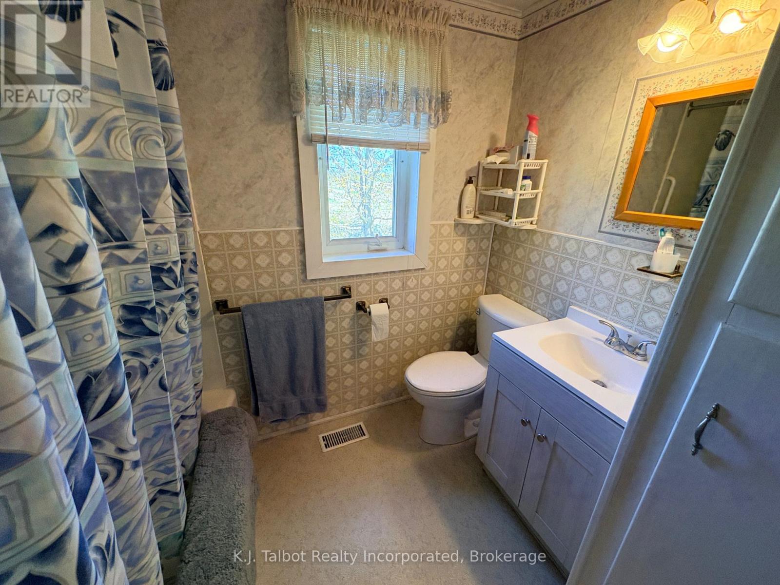 32 Albert Street, Ashfield-Colborne-Wawanosh, Ontario  N0M 1R0 - Photo 15 - X13112572