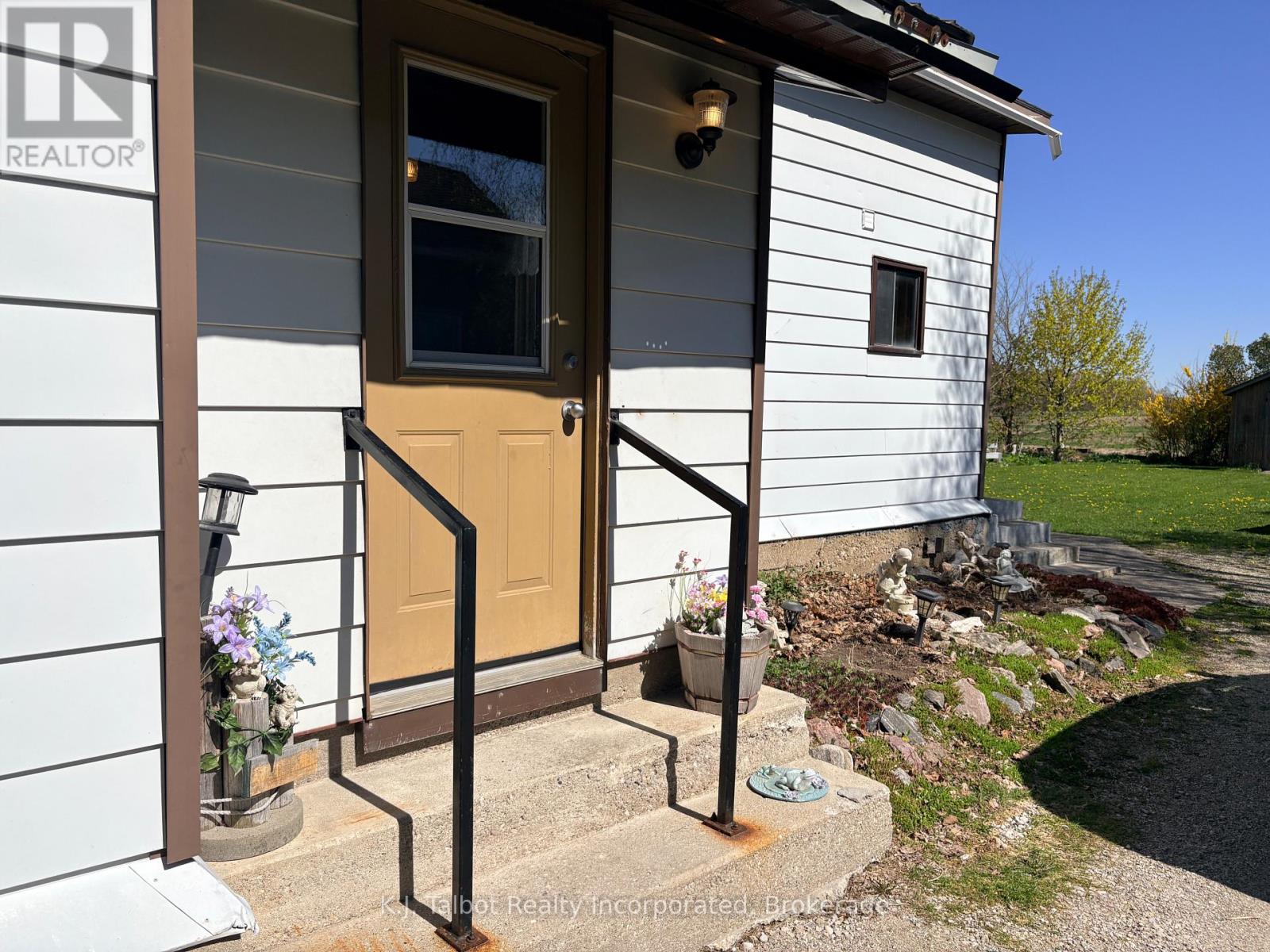 32 Albert Street, Ashfield-Colborne-Wawanosh, Ontario  N0M 1R0 - Photo 36 - X13112572