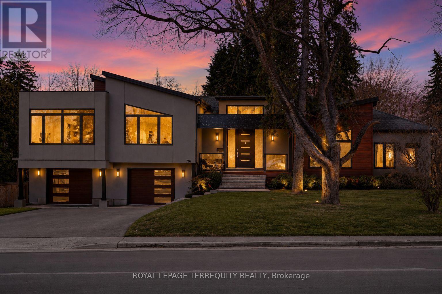716 NORTH SHORE BOULEVARD E, Burlington, Ontario
