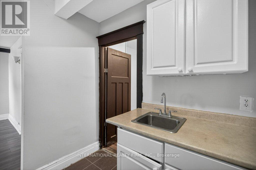 2 - 109 Balsam Avenue S, Hamilton, Ontario  L8M 3B2 - Photo 12 - X12843882