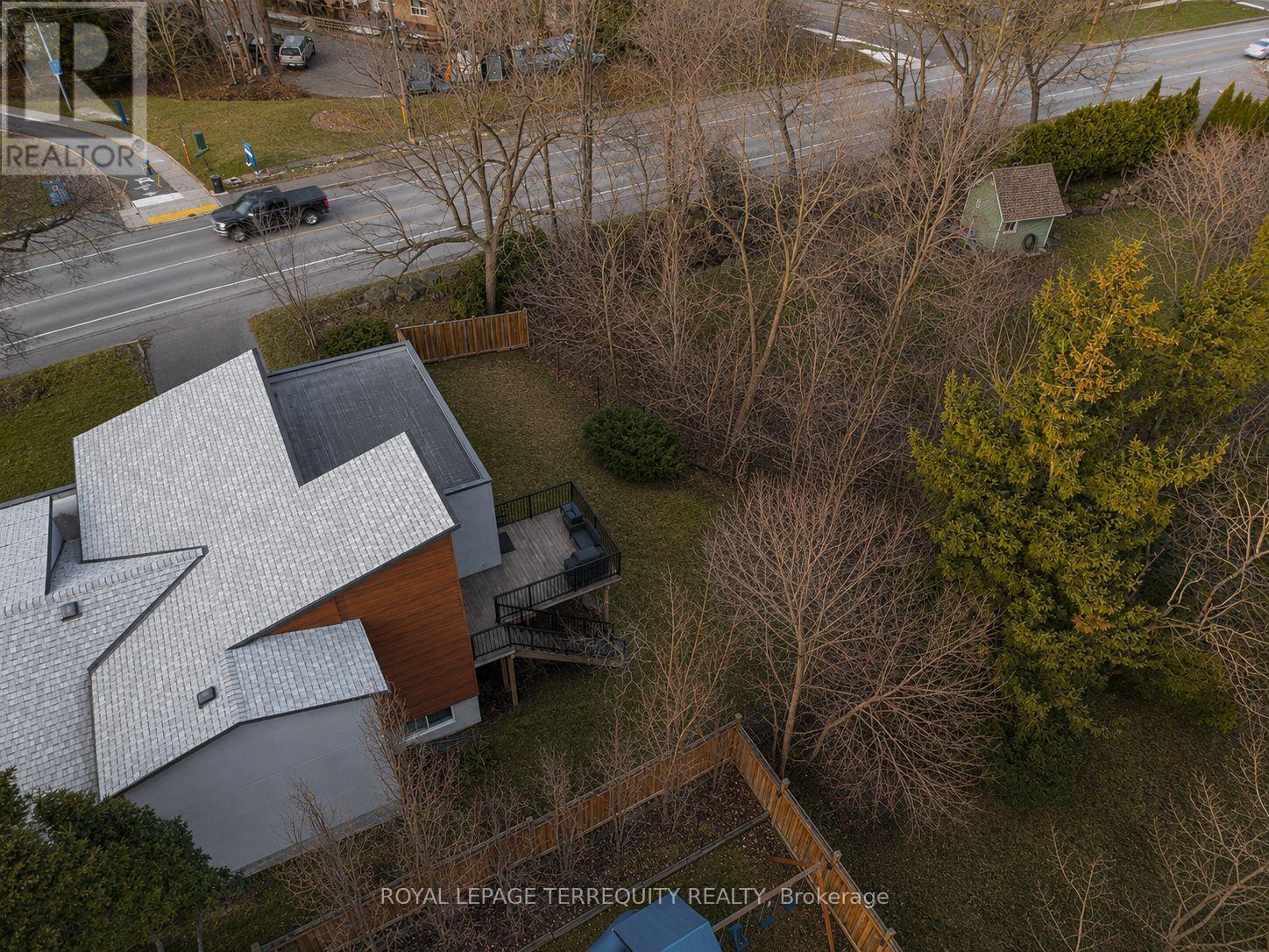 716 North Shore Boulevard E, Burlington, Ontario  L7T 1X6 - Photo 3 - W13112338