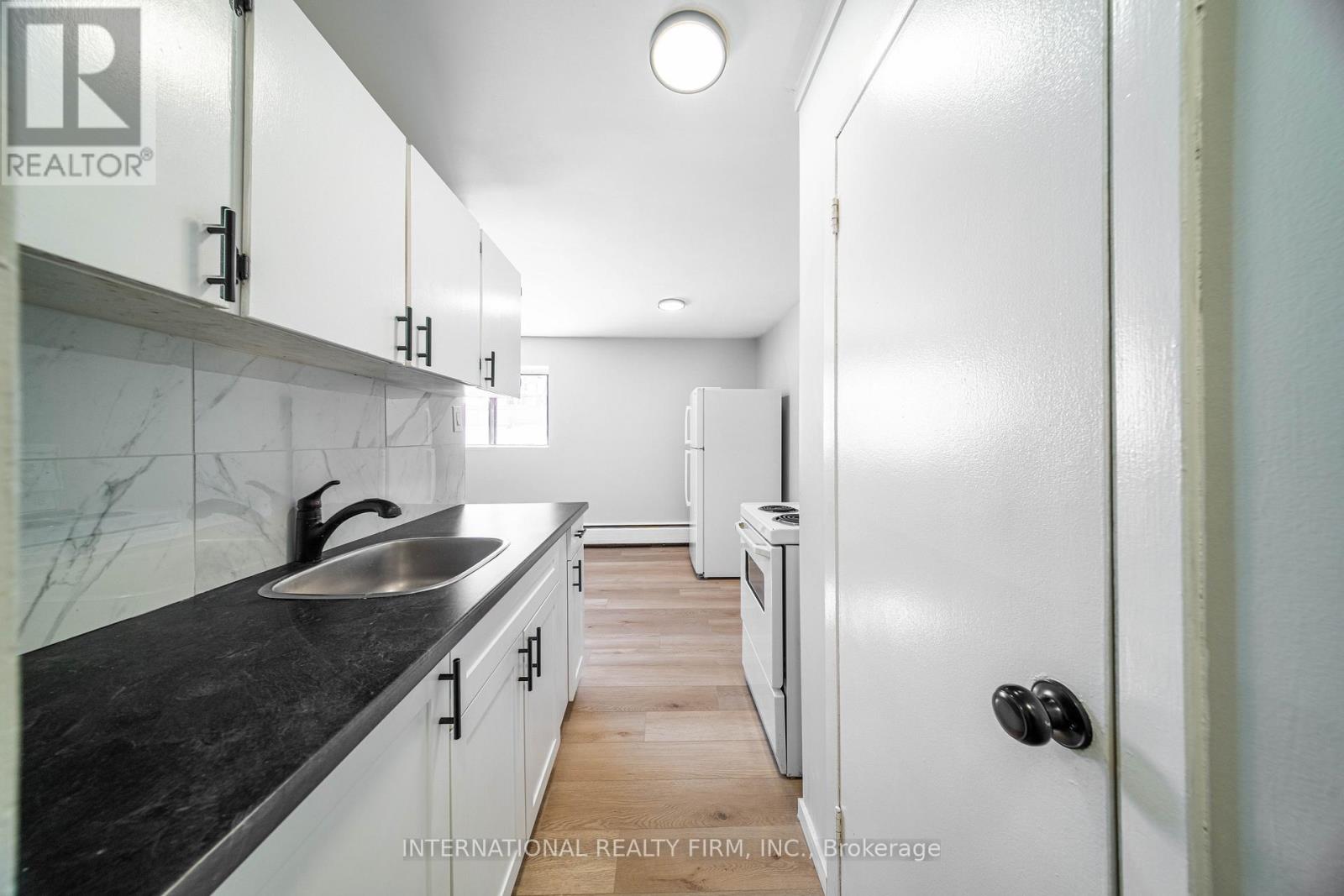 77 East Street E, St. Thomas, Ontario  N5P 2R4 - Photo 2 - X12977446
