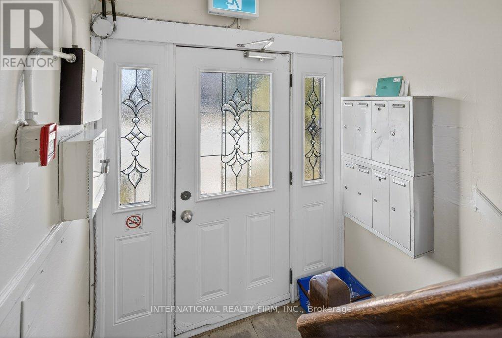 2 - 109 Balsam Avenue S, Hamilton, Ontario  L8M 3B2 - Photo 4 - X12843882