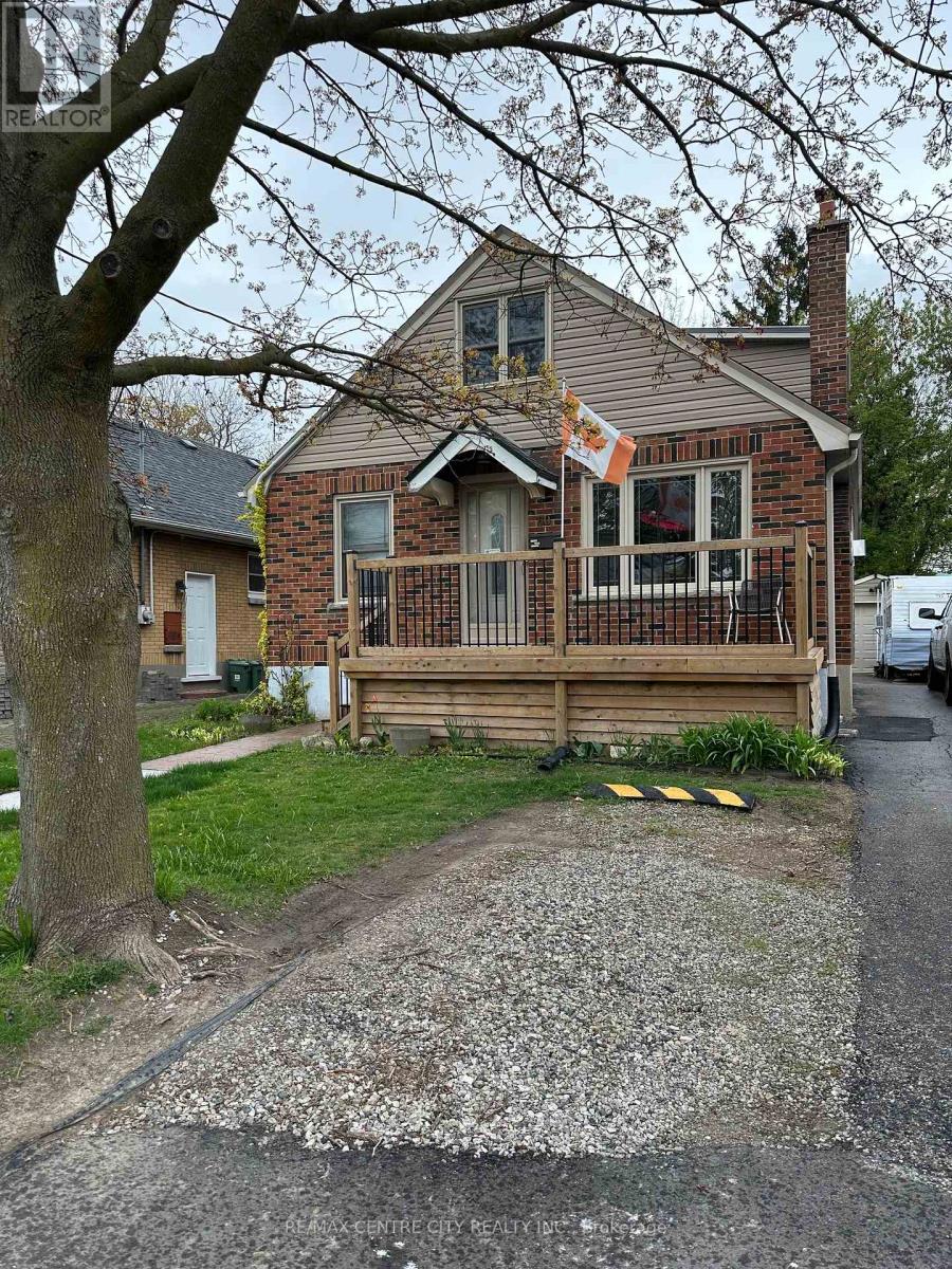 UPPER - 80 STERLING STREET, London East, Ontario