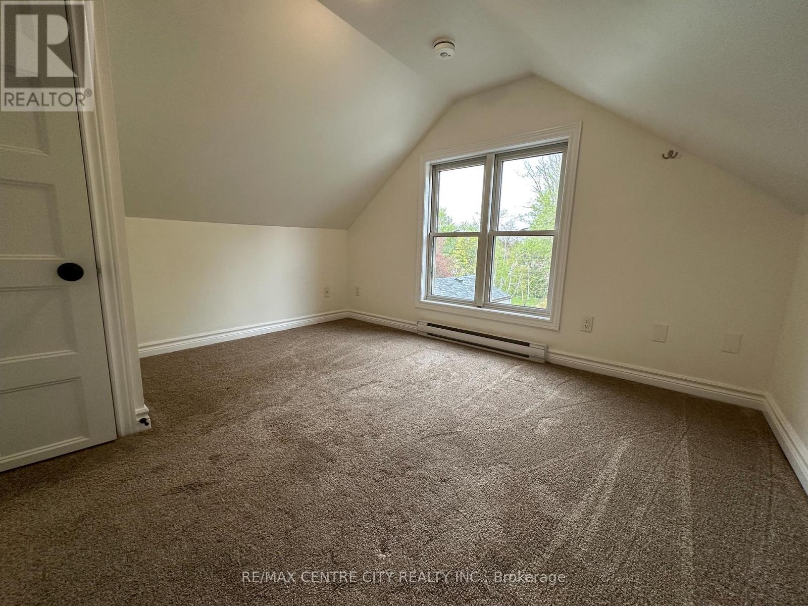 Upper - 80 Sterling Street, London East, Ontario  N5Y 1Y7 - Photo 15 - X12976104