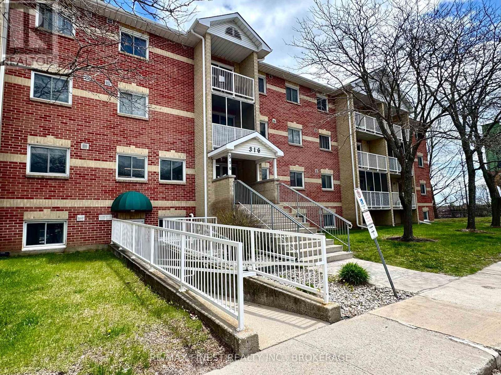 311 - 316 Kingsdale Avenue, Kingston, Ontario  K7M 8S2 - Photo 3 - X12833876