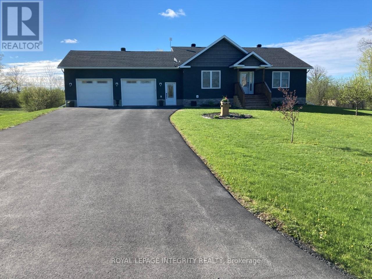 165 BRISTOW DRIVE, Montague, Ontario