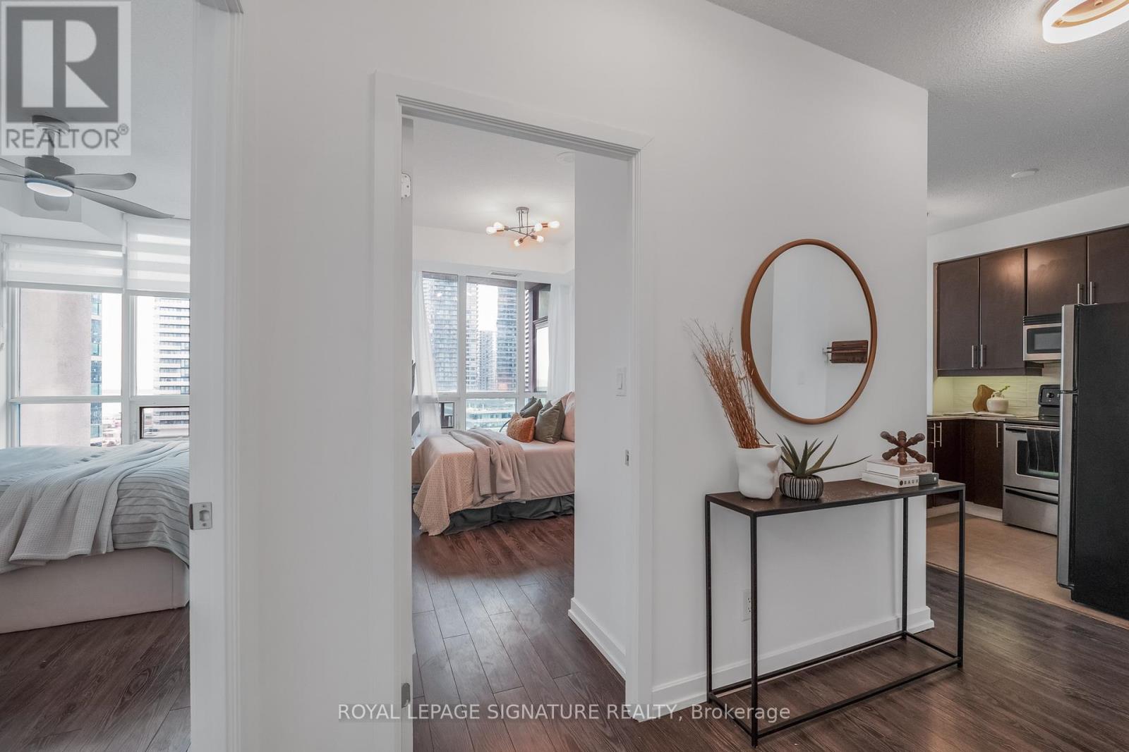 1801 - 18 Harbour Street, Toronto, Ontario  M5J 2Z6 - Photo 13 - C13112582