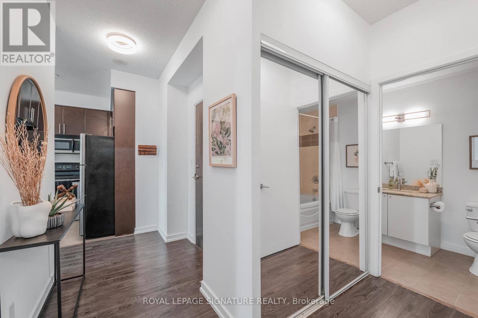 1801 - 18 Harbour Street, Toronto, Ontario  M5J 2Z6 - Photo 22 - C13112582