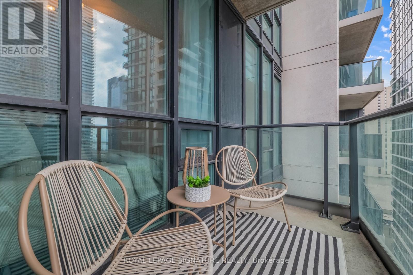 1801 - 18 Harbour Street, Toronto, Ontario  M5J 2Z6 - Photo 24 - C13112582
