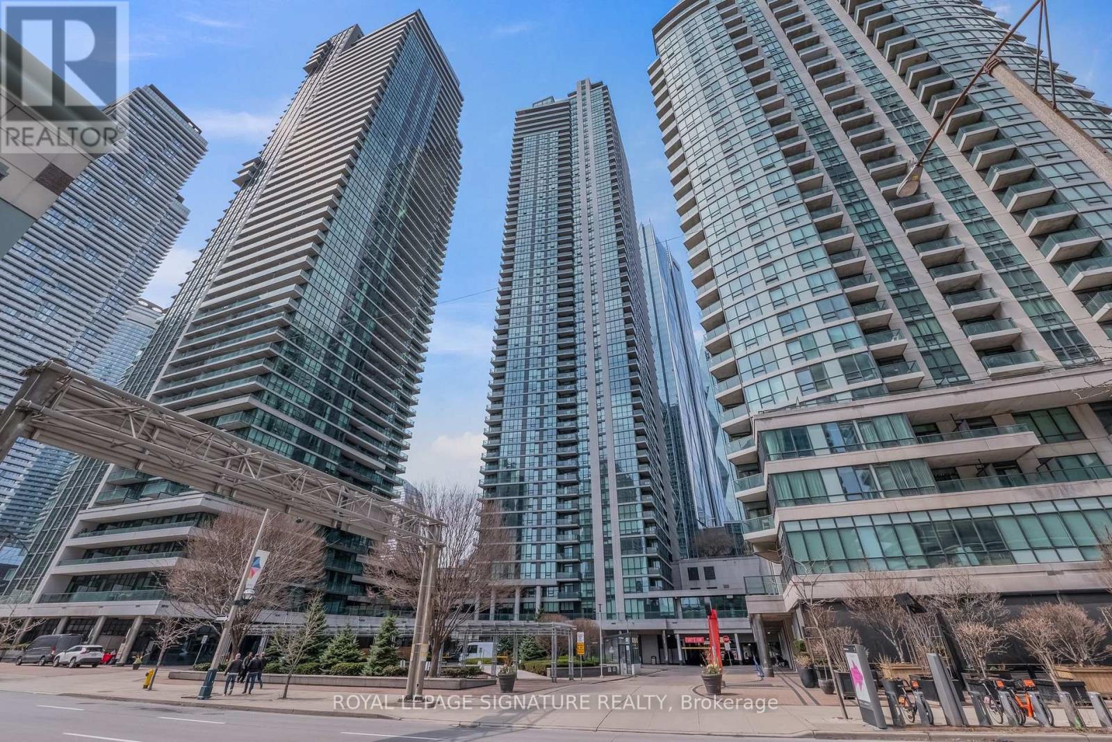 1801 - 18 Harbour Street, Toronto, Ontario  M5J 2Z6 - Photo 35 - C13112582