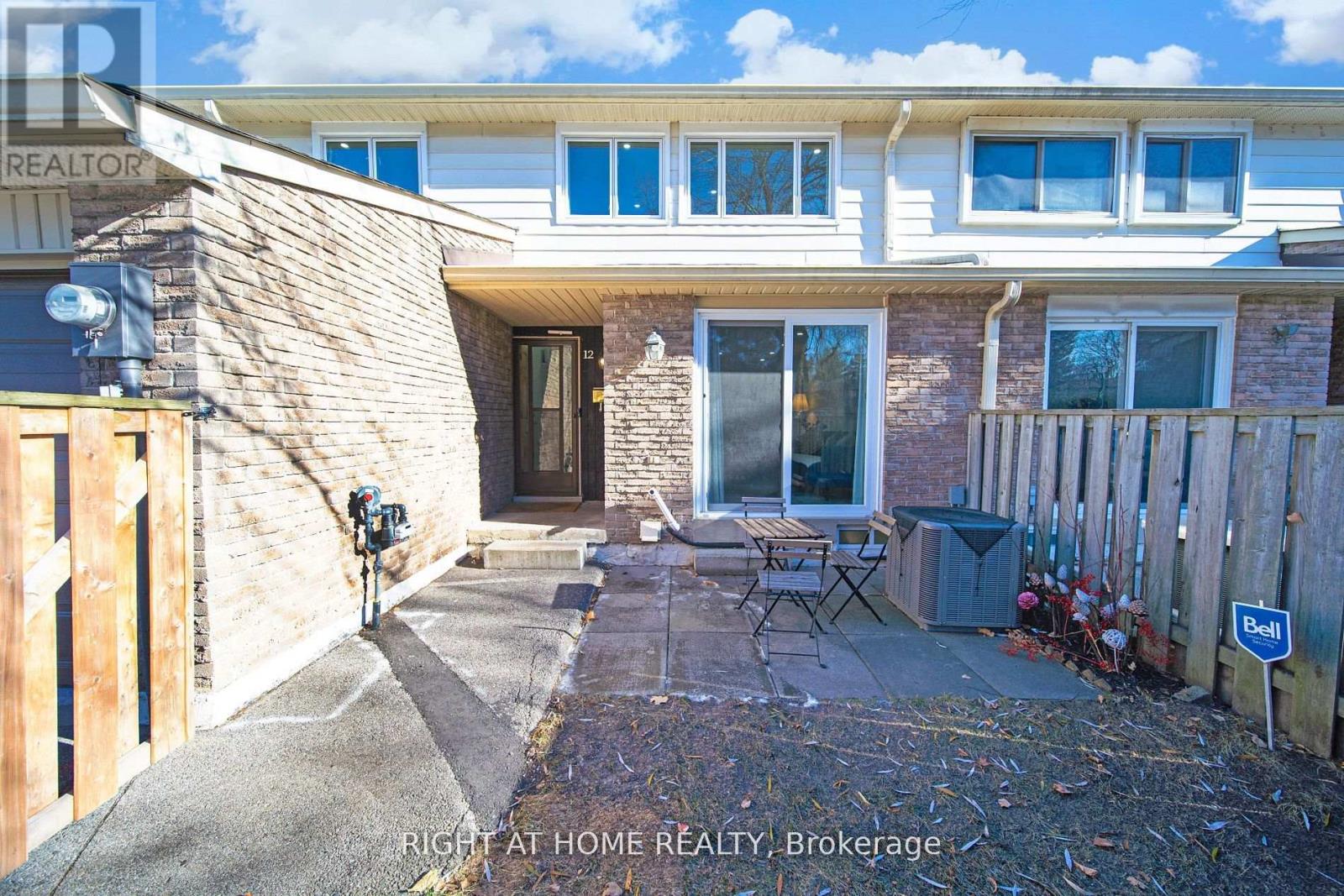 12 Lace Fernway Way W, Toronto, Ontario  M2J 4L9 - Photo 3 - C13112734