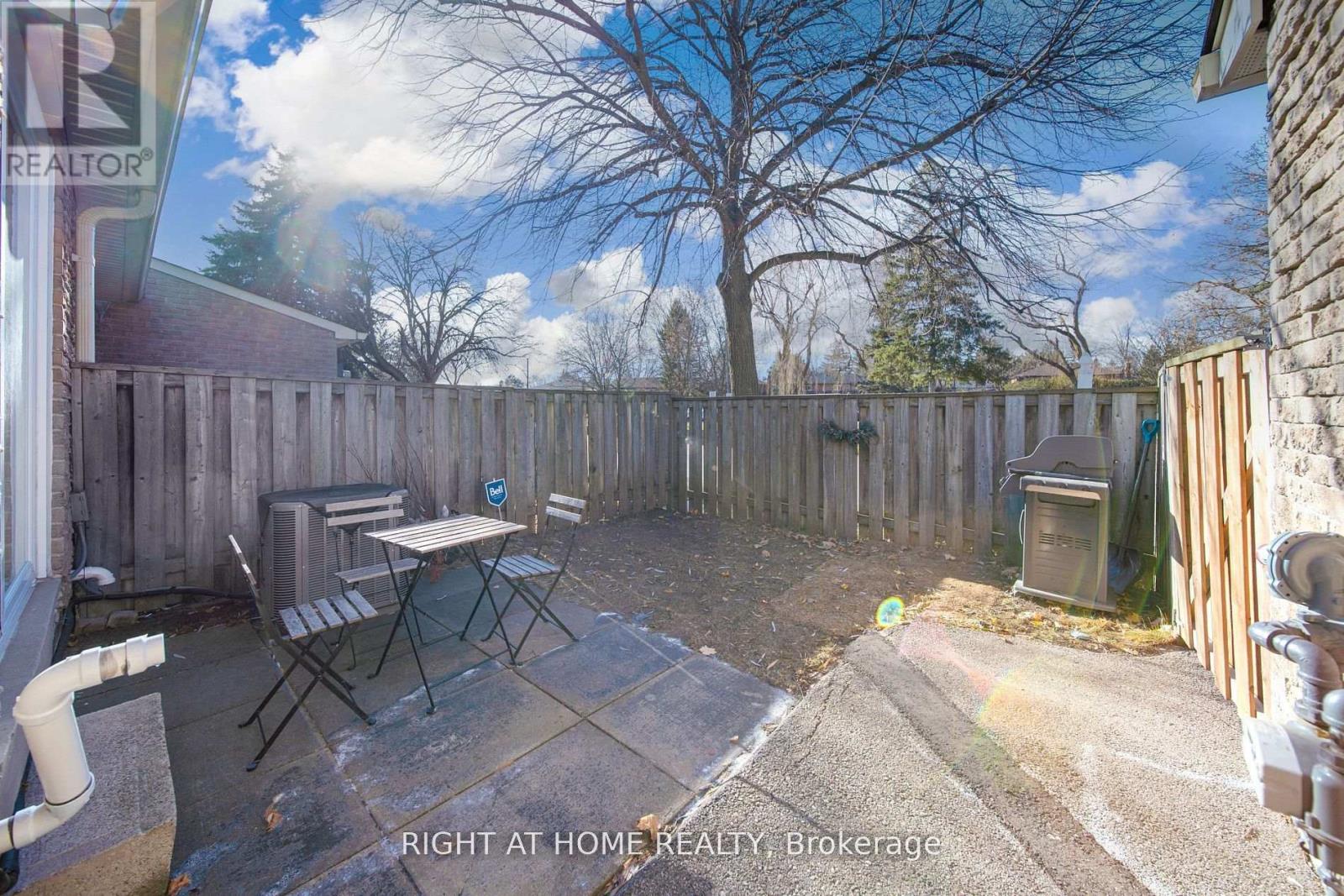 12 Lace Fernway Way W, Toronto, Ontario  M2J 4L9 - Photo 5 - C13112734