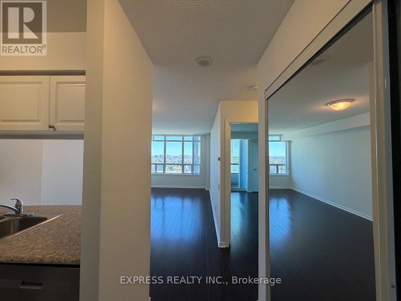 1602 - 8 HILLCREST AVENUE, Toronto, Ontario