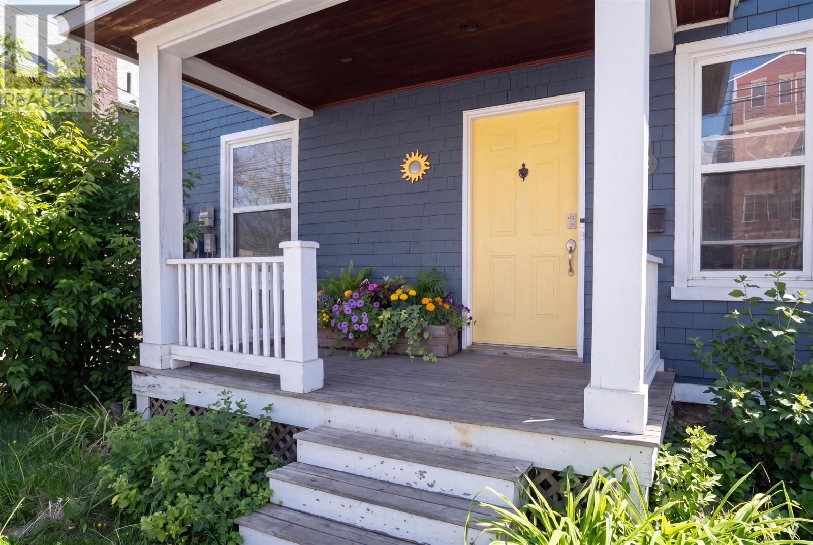 222 Grafton Street, Charlottetown, Prince Edward Island  C1A 1L4 - Photo 3 - 202610467