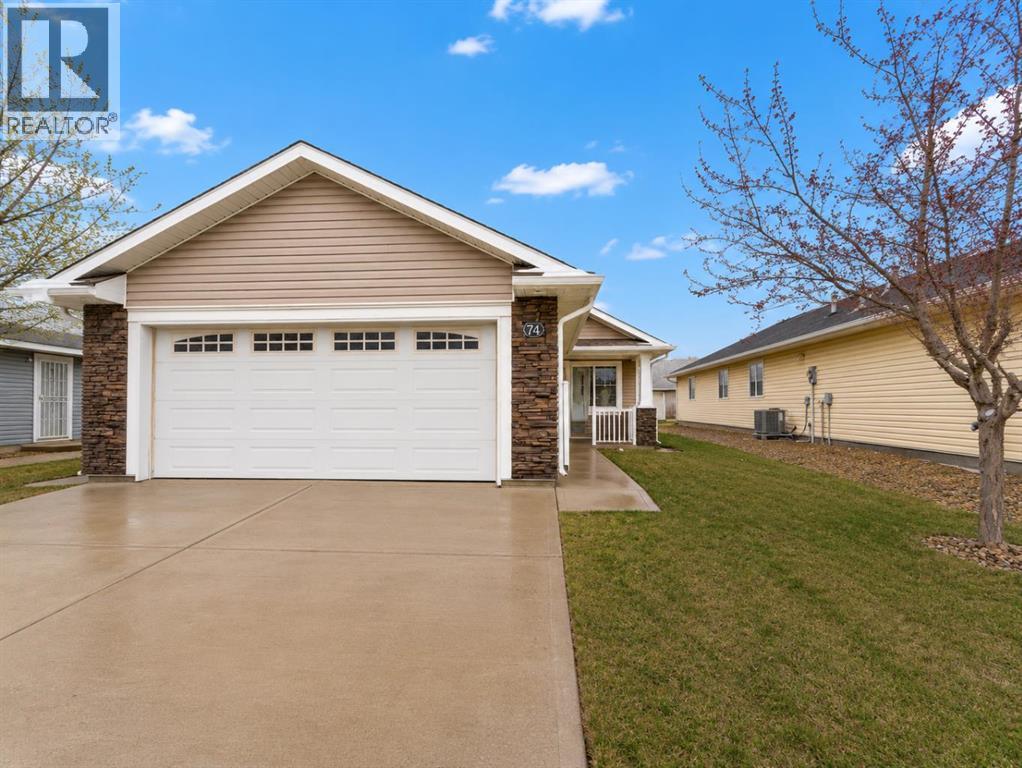 74 Chartwell Place Se, Medicine Hat, Alberta  T1B 0E4 - Photo 2 - A2305576