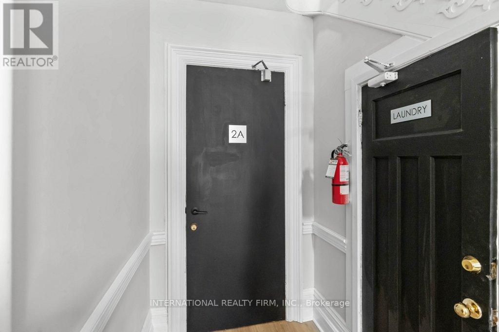 67 Ontario Avenue, Hamilton, Ontario  L8N 2X1 - Photo 2 - X12992502