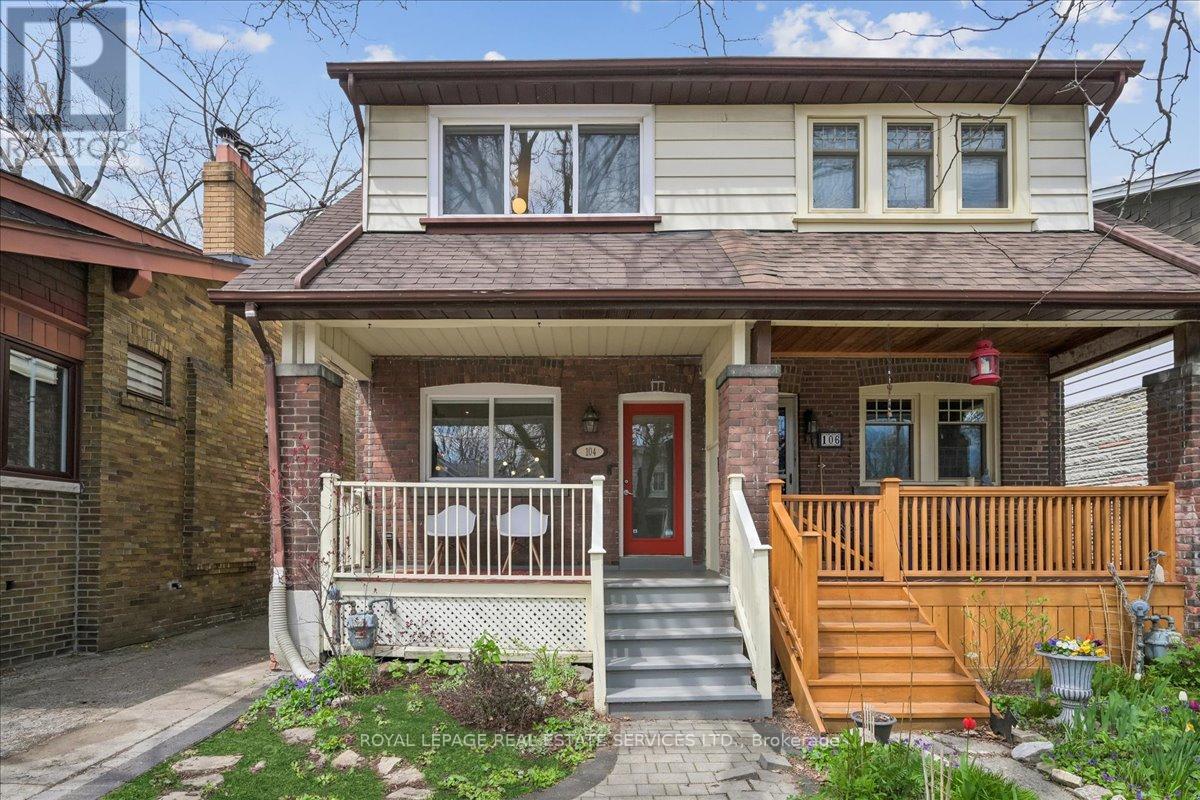 104 OAKCREST AVENUE, Toronto, Ontario