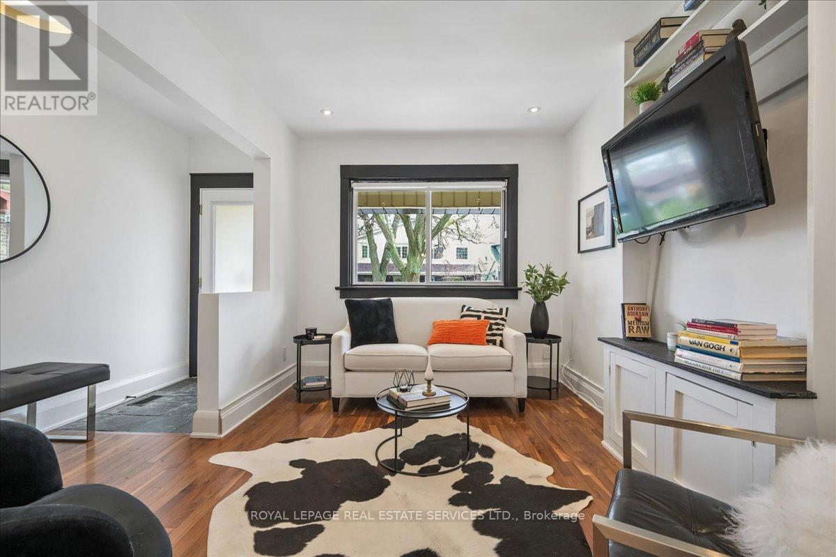 104 Oakcrest Avenue, Toronto, Ontario  M4C 1B7 - Photo 13 - E13112826