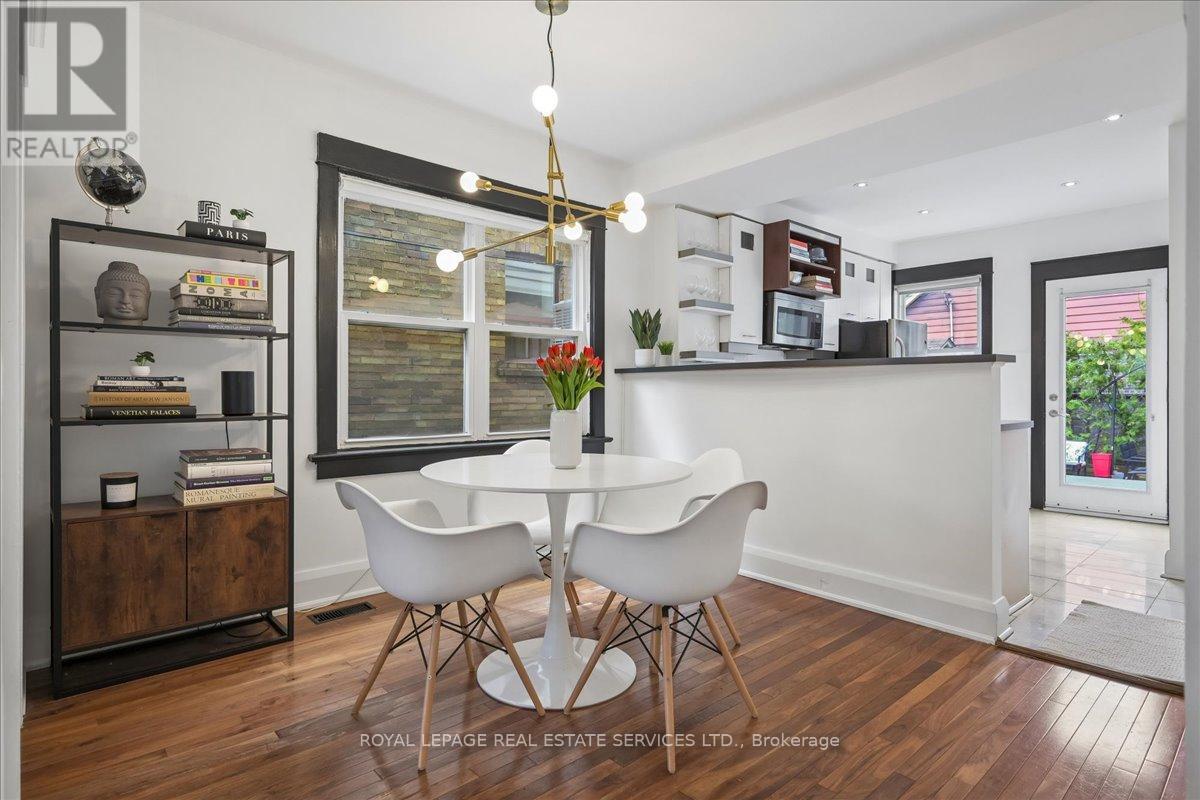 104 Oakcrest Avenue, Toronto, Ontario  M4C 1B7 - Photo 17 - E13112826