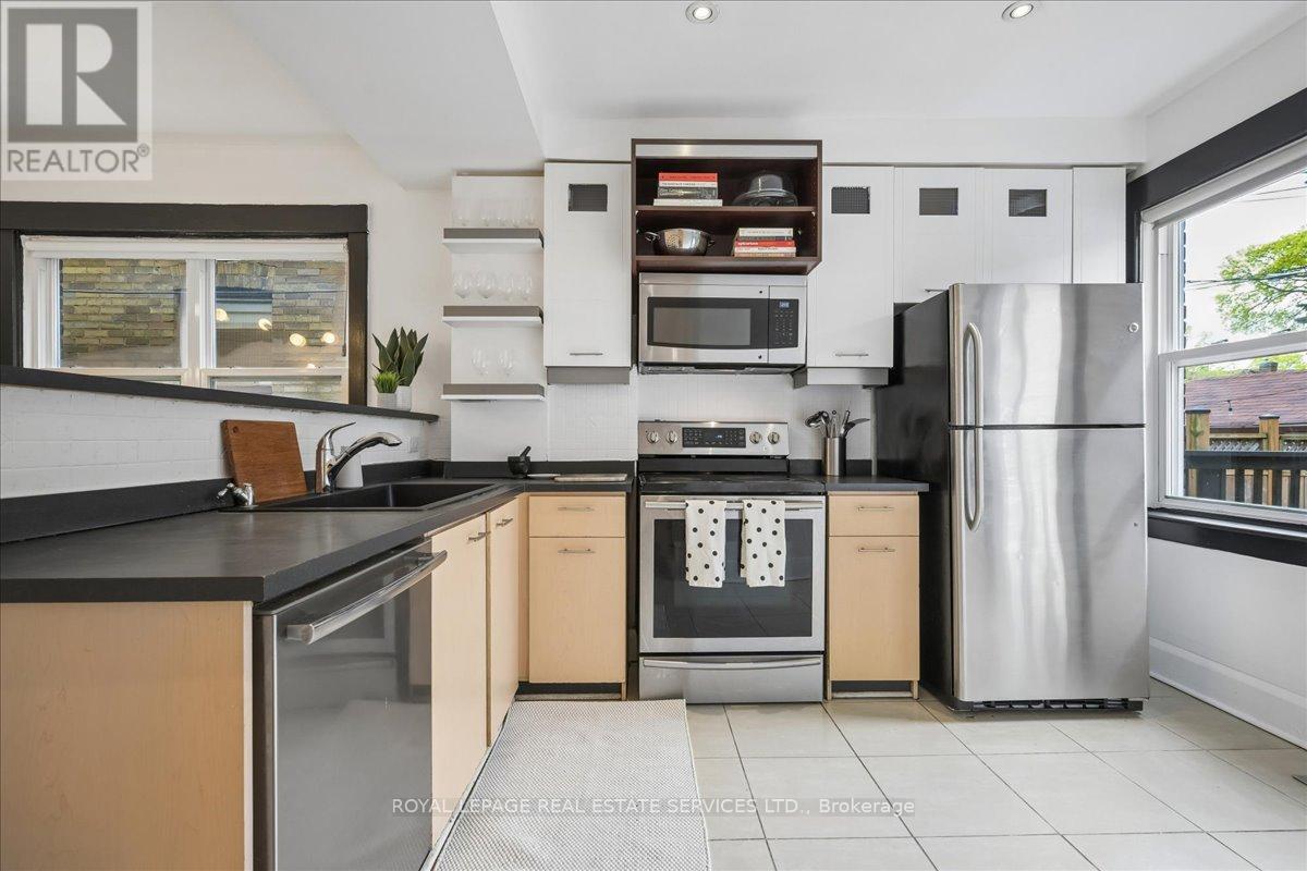 104 Oakcrest Avenue, Toronto, Ontario  M4C 1B7 - Photo 22 - E13112826