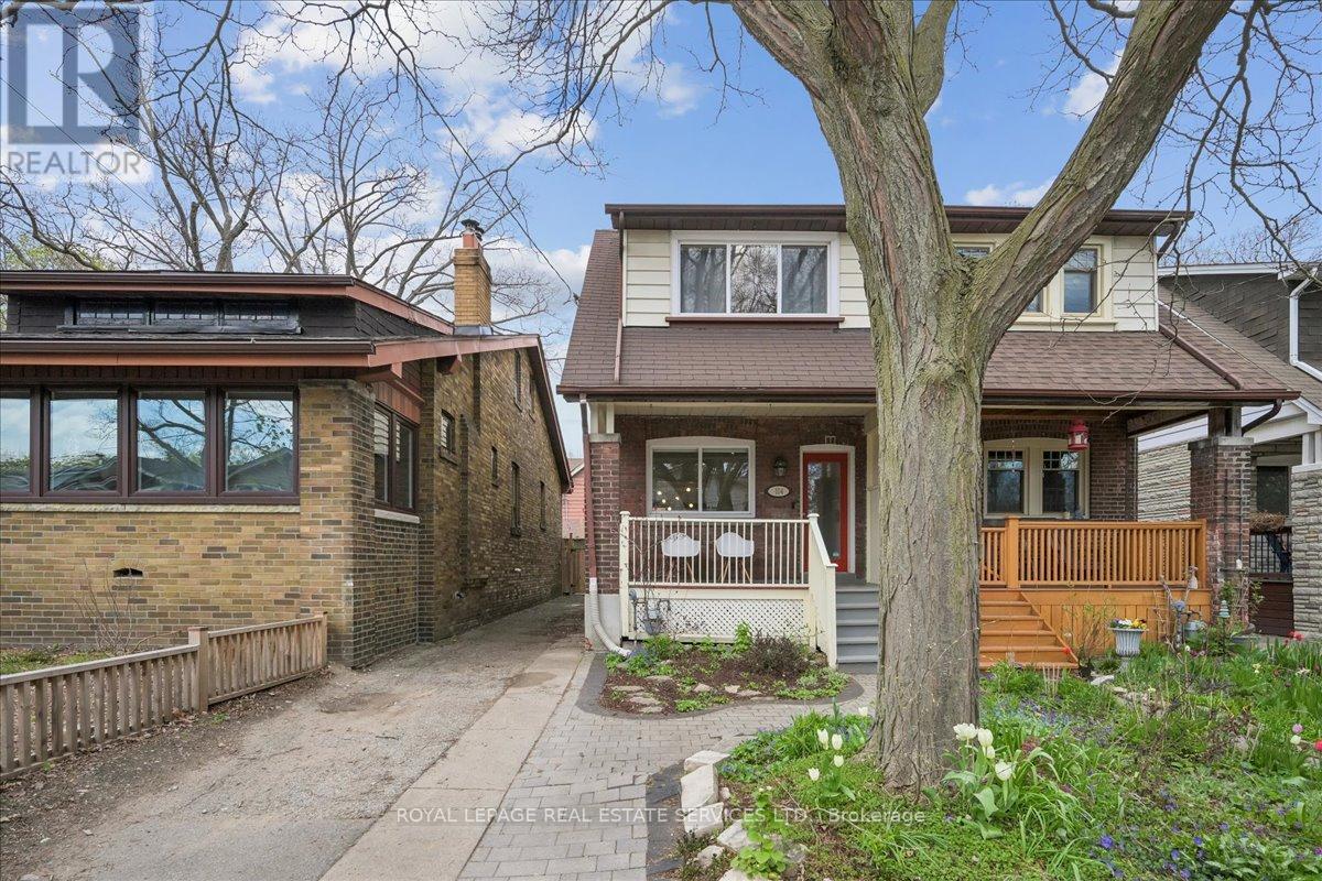 104 Oakcrest Avenue, Toronto, Ontario  M4C 1B7 - Photo 3 - E13112826