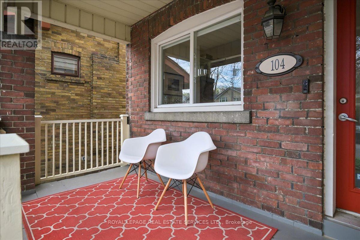 104 Oakcrest Avenue, Toronto, Ontario  M4C 1B7 - Photo 8 - E13112826