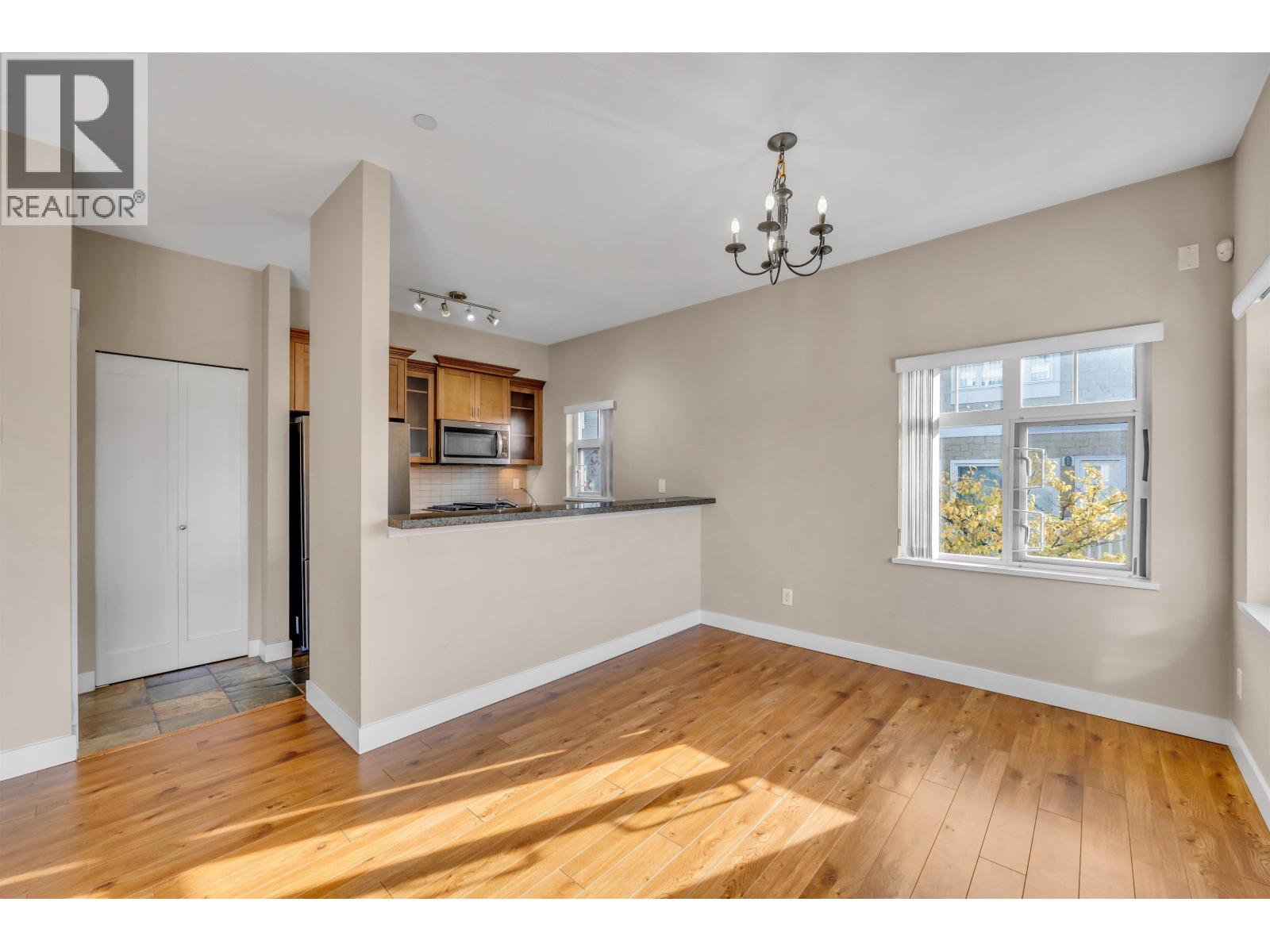 157 7388 Macpherson Avenue, Burnaby, British Columbia  V5J 0A1 - Photo 6 - R3113968