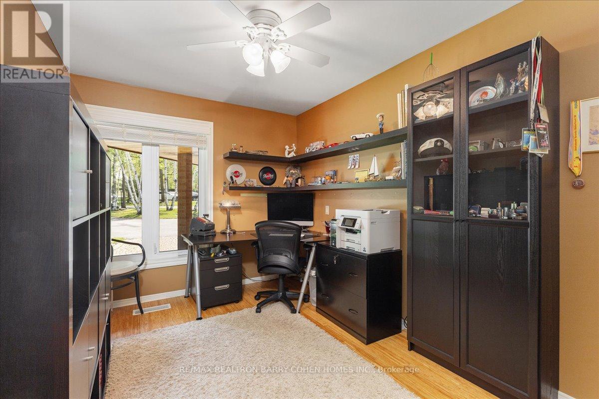 700 Lake Drive N, Georgina, Ontario  L4P 3C8 - Photo 12 - N13112746