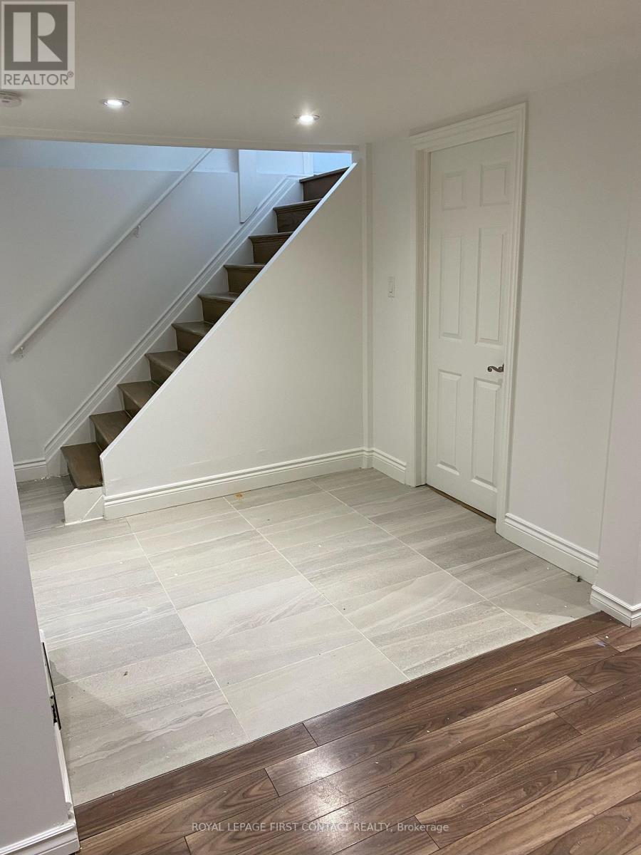 560 HEMAN STREET, Newmarket, Ontario