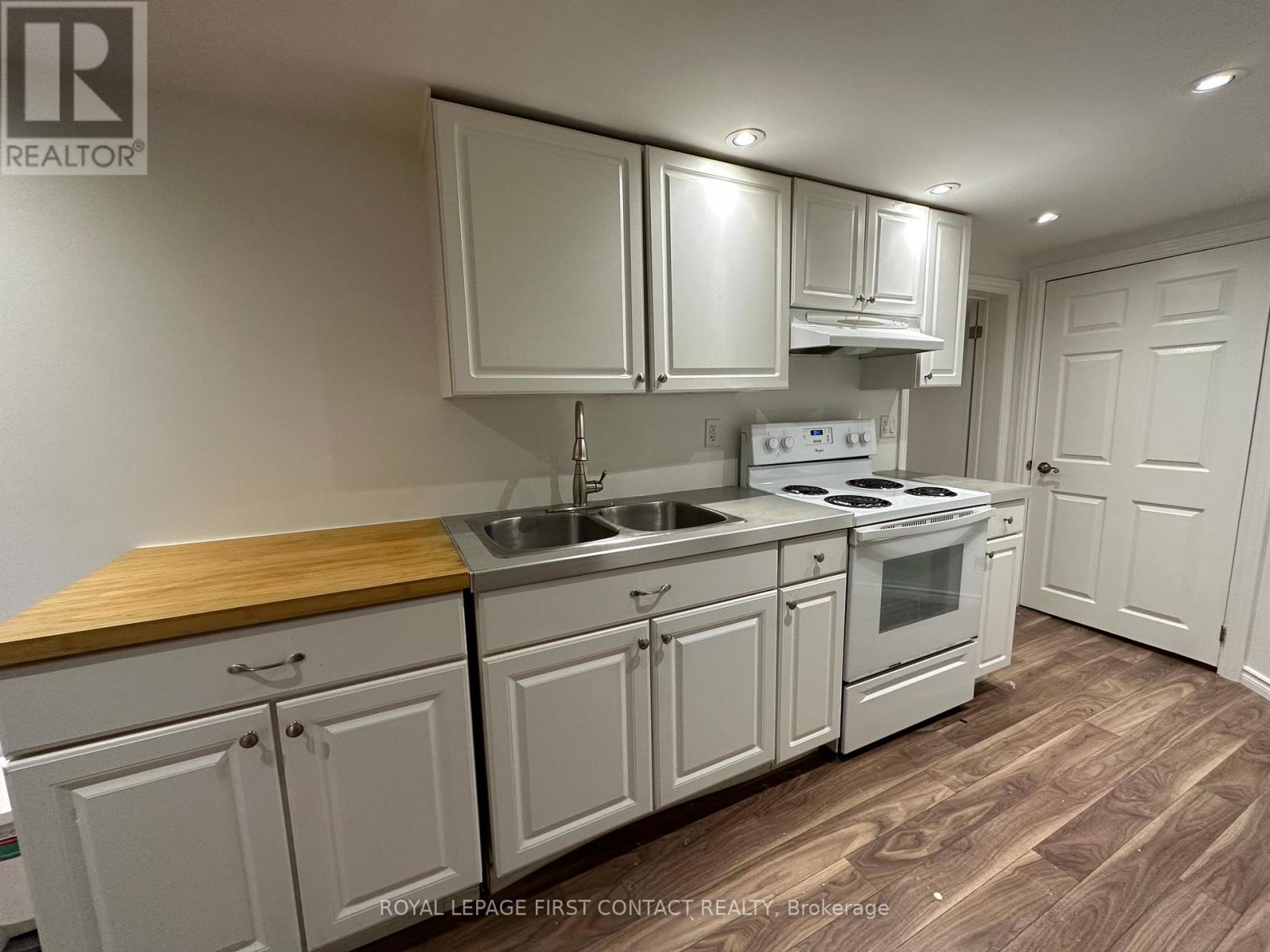 560 Heman Street, Newmarket, Ontario  L3Y 2Z3 - Photo 4 - N13112770