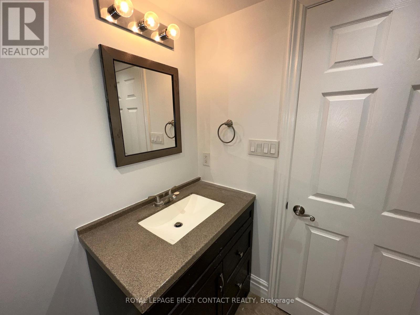 560 Heman Street, Newmarket, Ontario  L3Y 2Z3 - Photo 6 - N13112770