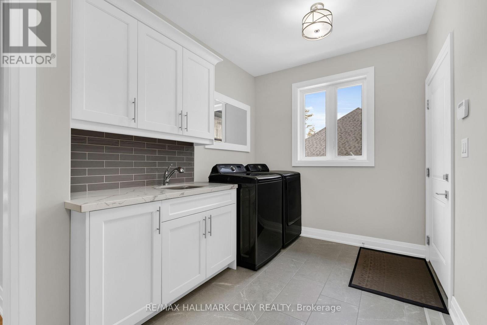 8 Byers Street, Barrie, Ontario  L9X 2A3 - Photo 25 - S13112540