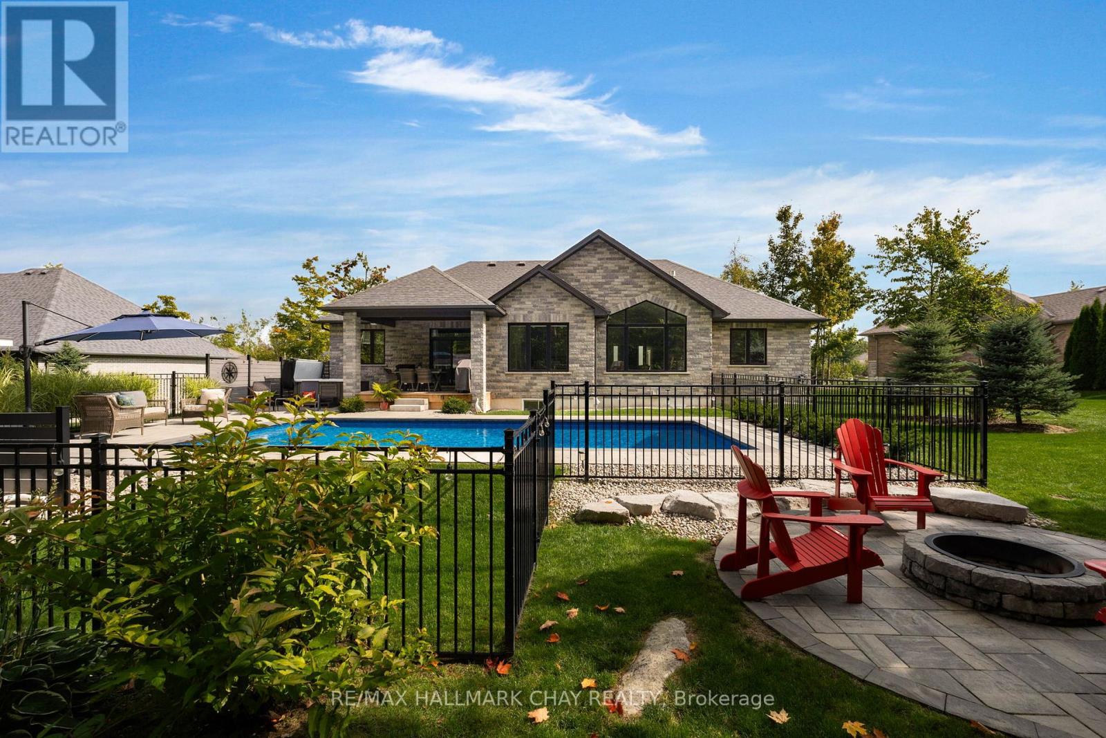 8 Byers Street, Barrie, Ontario  L9X 2A3 - Photo 3 - S13112540