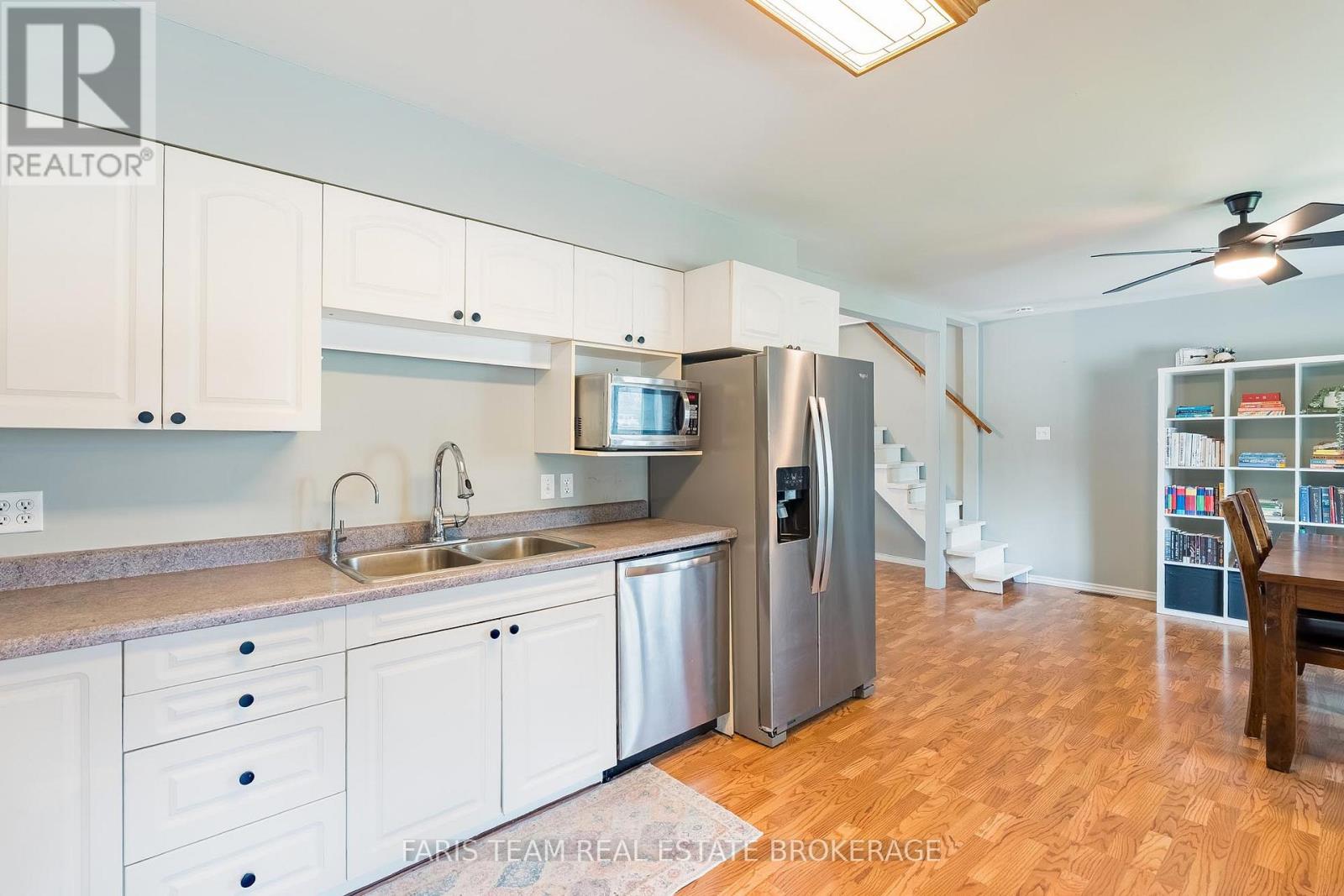46 Hearthstone Drive, Tay, Ontario  L0K 2C0 - Photo 7 - S13112546