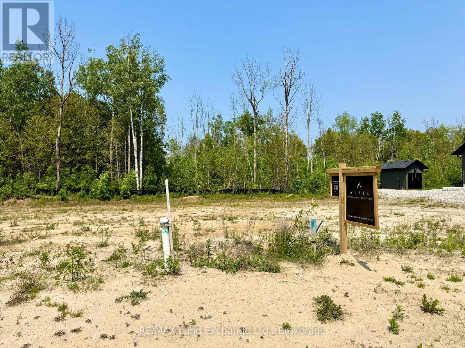 27 Lakeforest Drive, Saugeen Shores, Ontario  N0H 2L0 - Photo 9 - X12219188