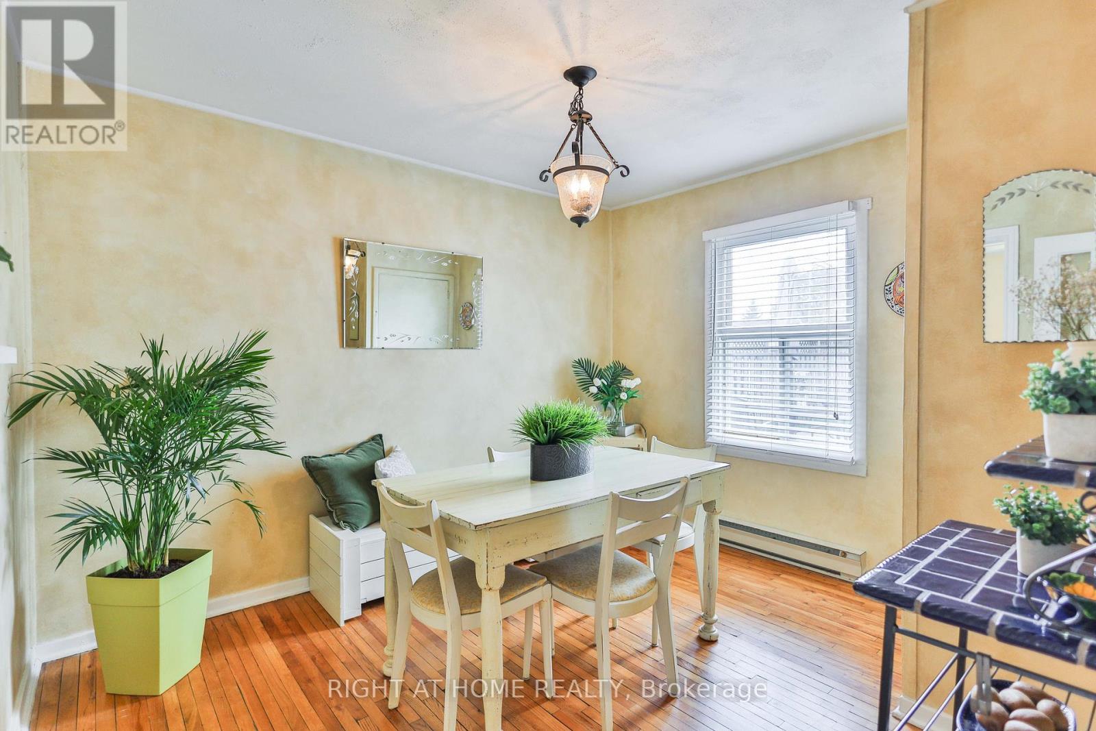37 Stewart Street, Oakville, Ontario  L6K 1X3 - Photo 13 - W13112556