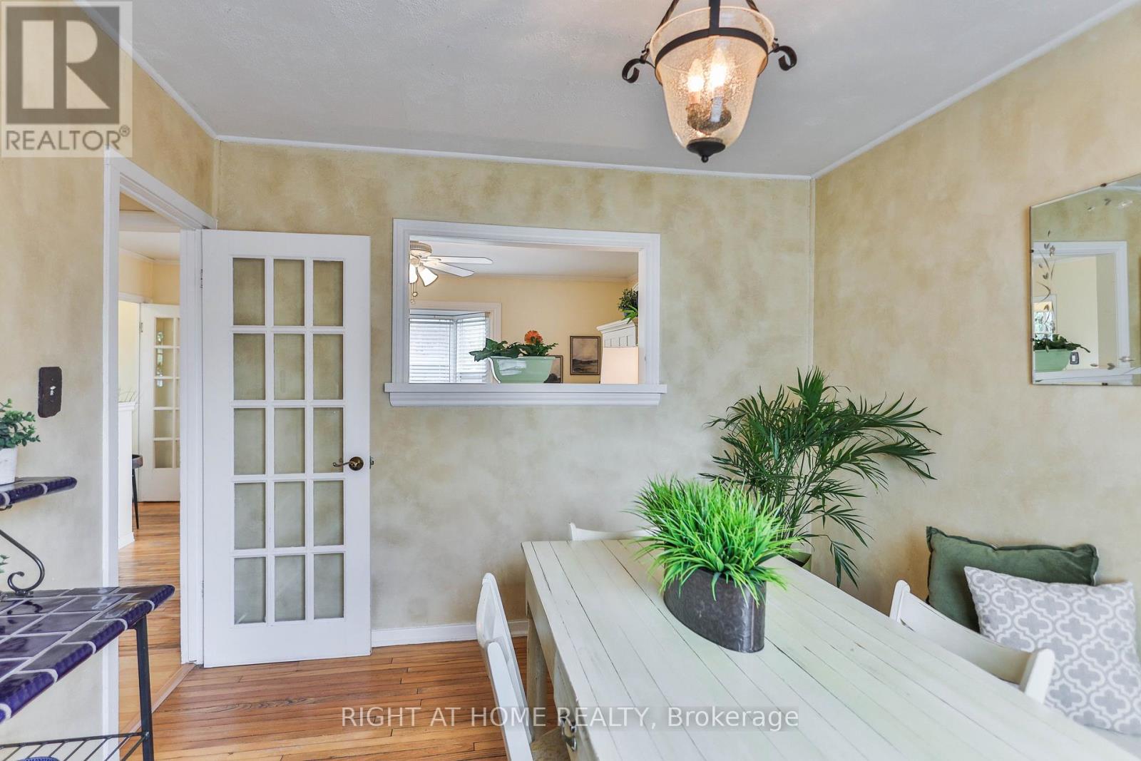 37 Stewart Street, Oakville, Ontario  L6K 1X3 - Photo 14 - W13112556