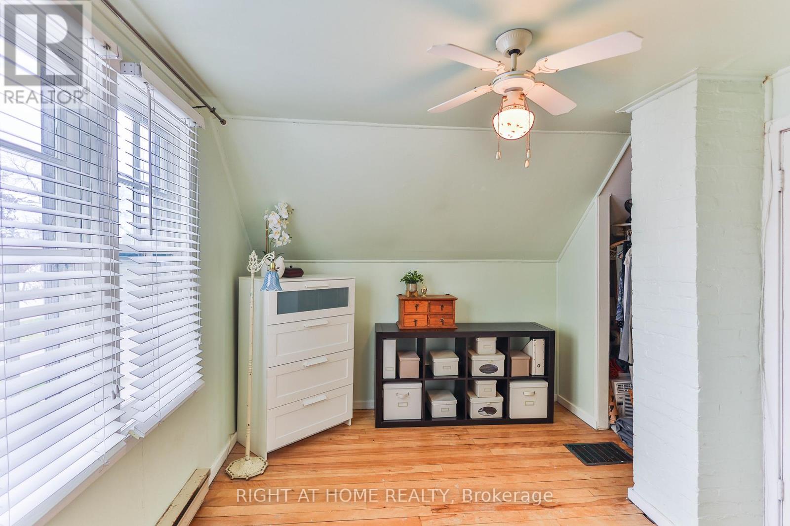 37 Stewart Street, Oakville, Ontario  L6K 1X3 - Photo 24 - W13112556