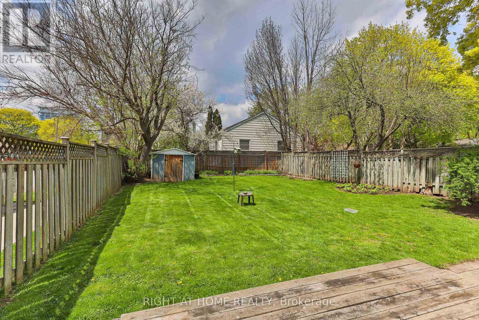 37 Stewart Street, Oakville, Ontario  L6K 1X3 - Photo 27 - W13112556