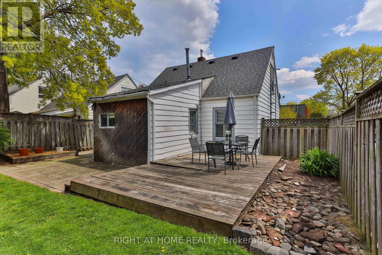 37 Stewart Street, Oakville, Ontario  L6K 1X3 - Photo 28 - W13112556