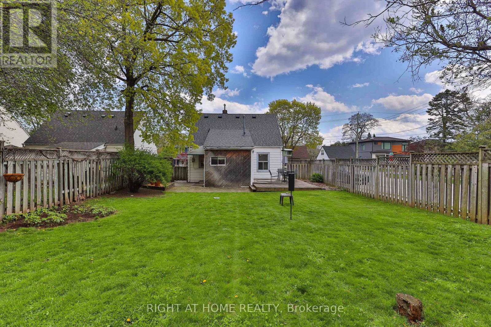 37 Stewart Street, Oakville, Ontario  L6K 1X3 - Photo 30 - W13112556
