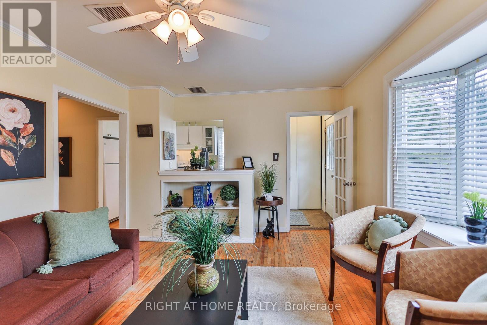 37 Stewart Street, Oakville, Ontario  L6K 1X3 - Photo 7 - W13112556