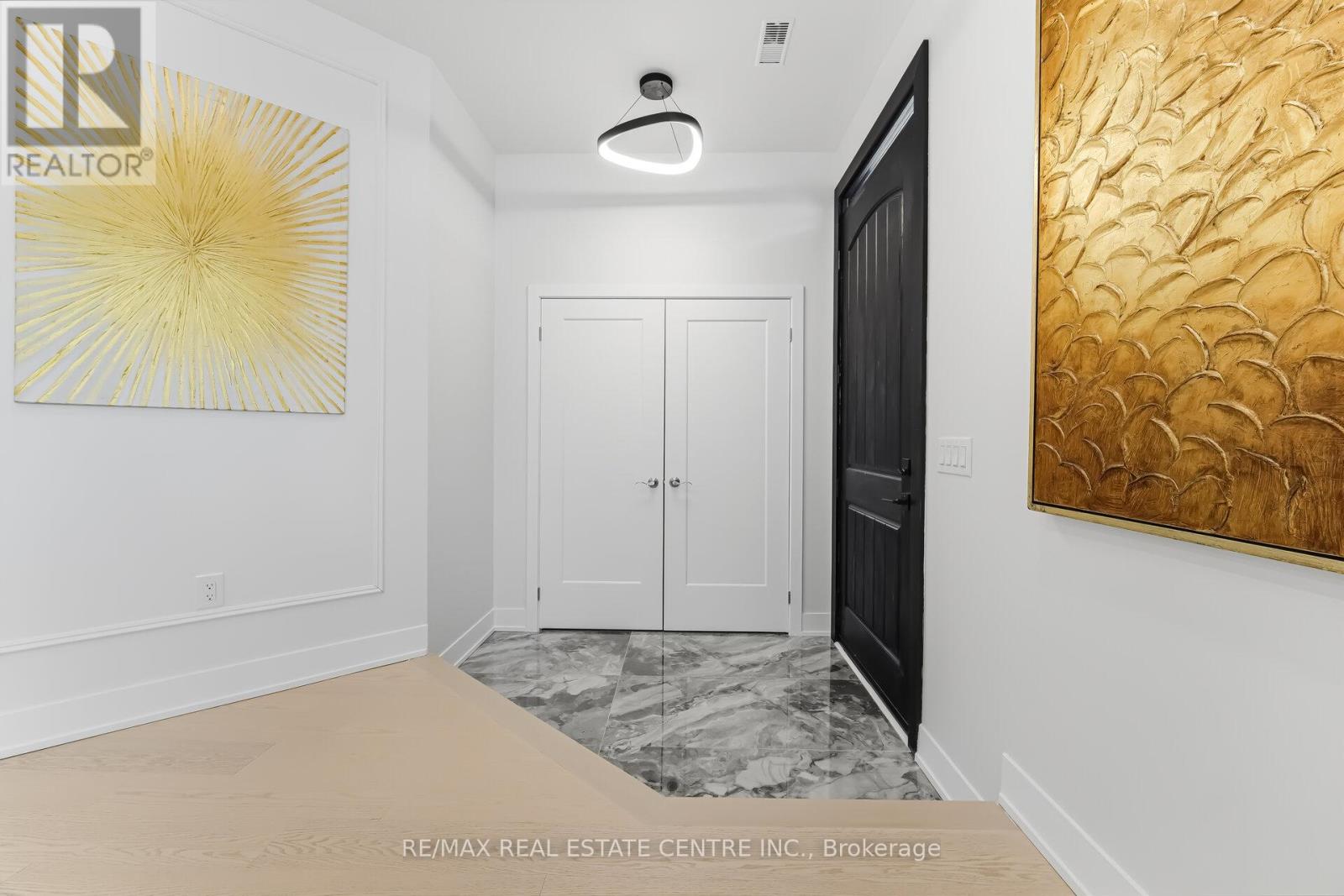 Main - 11 Bentley Drive, Toronto, Ontario  M8Z 3L9 - Photo 2 - W13112618