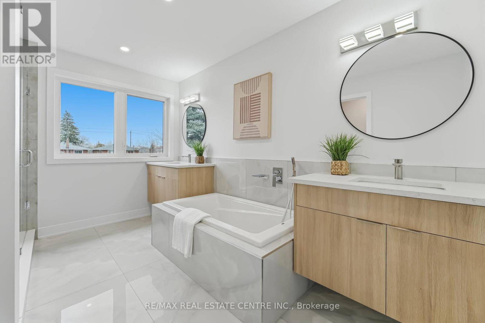 Main - 11 Bentley Drive, Toronto, Ontario  M8Z 3L9 - Photo 38 - W13112618